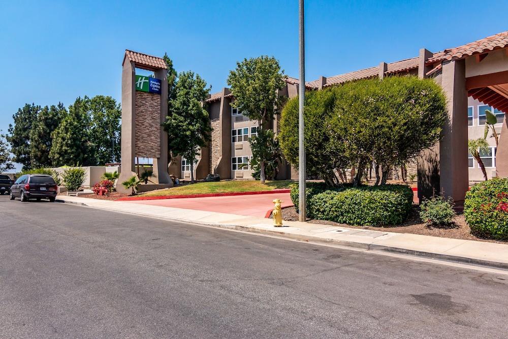 Fairfield Inn & Suites By Marriott Camarillo Exterior photo