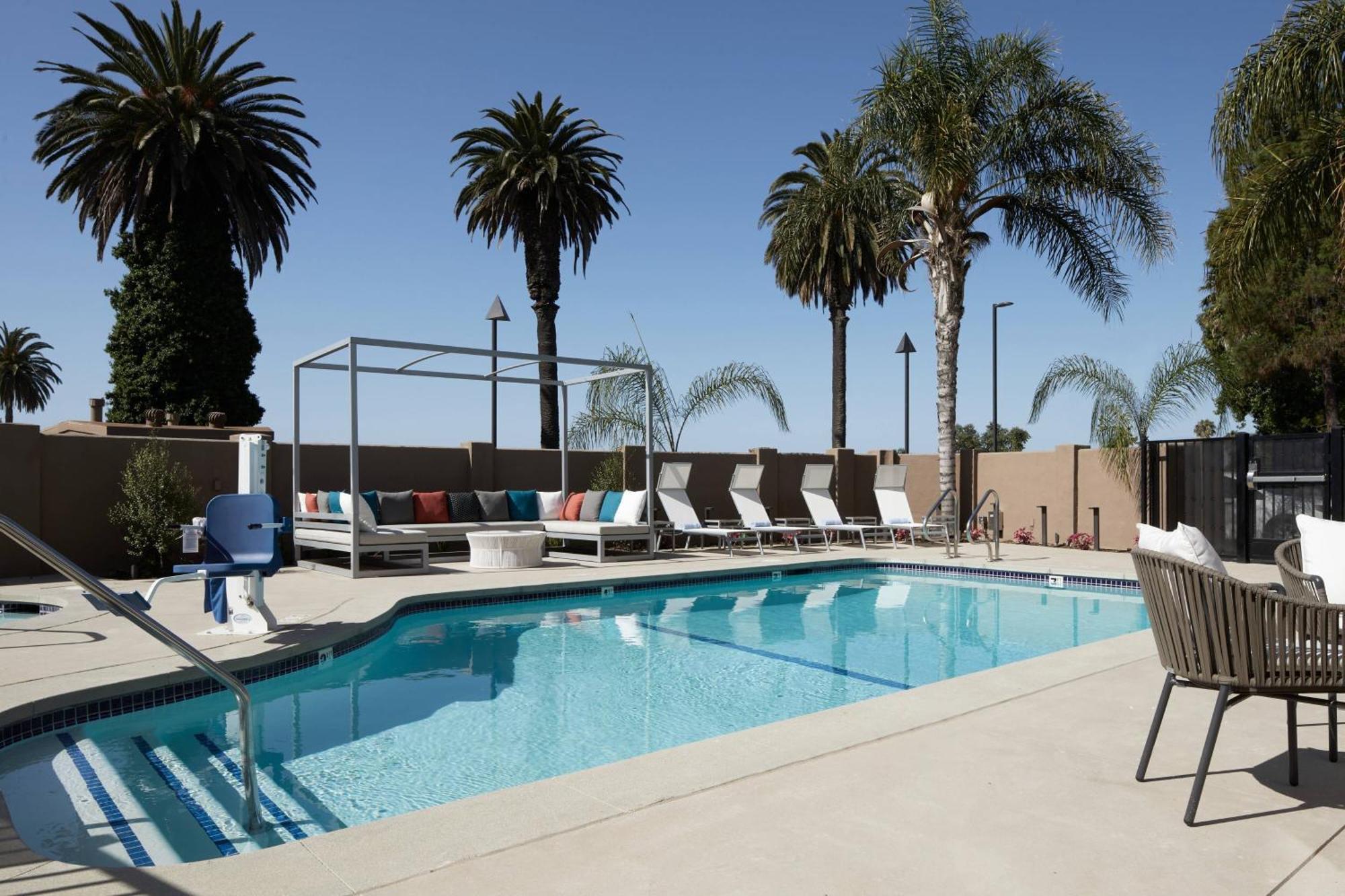 Fairfield Inn & Suites By Marriott Camarillo Exterior photo